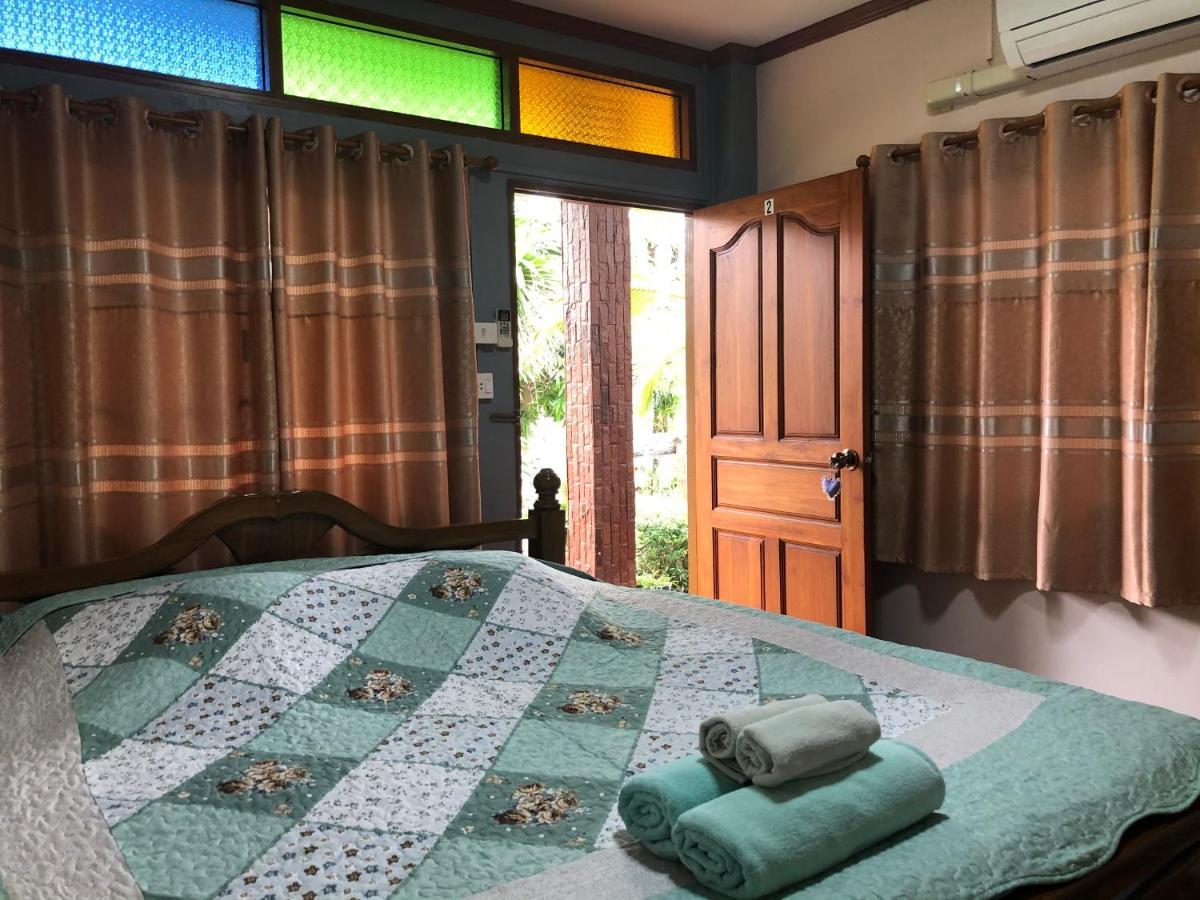 Ruen Thai Ban Rim Nam Kamphaeng Phet Exteriér fotografie