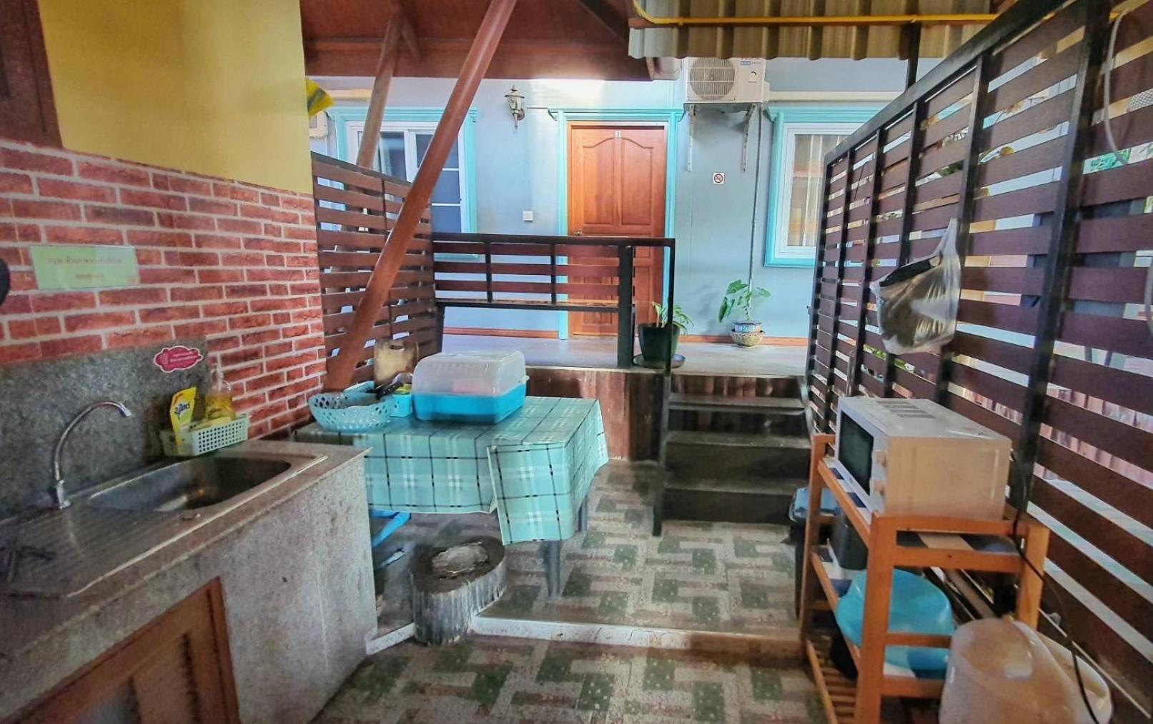 Ruen Thai Ban Rim Nam Kamphaeng Phet Exteriér fotografie